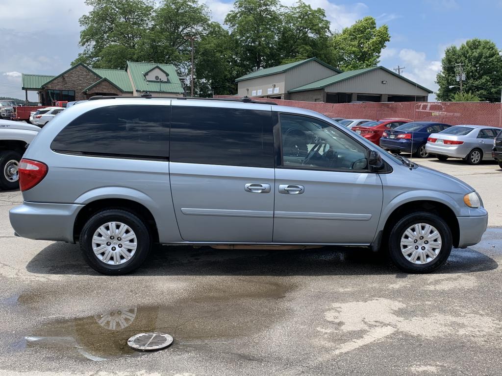 PreOwned 2006 Chrysler Town & Country LX FWD Minivan