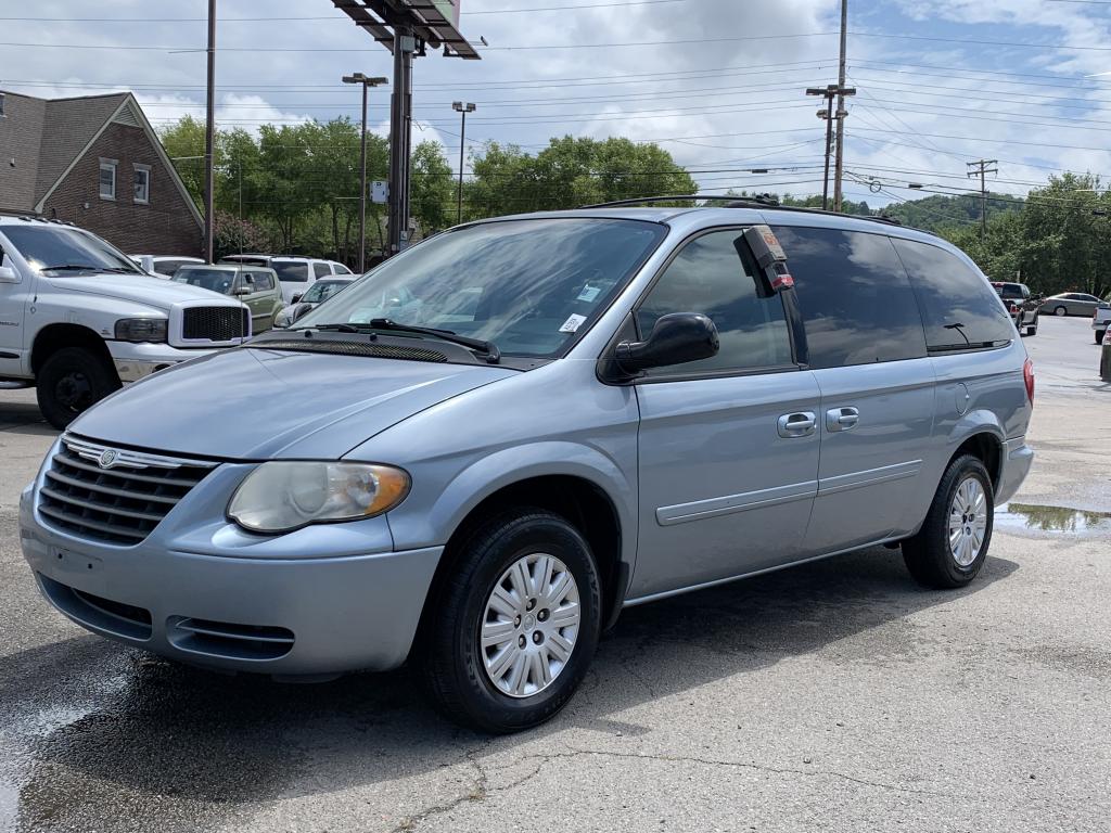 Pre-Owned 2006 Chrysler Town & Country LX FWD Mini-van, Passenger 2006 Chrysler Town & Country Tire Size P215/65r16 Limited Touring